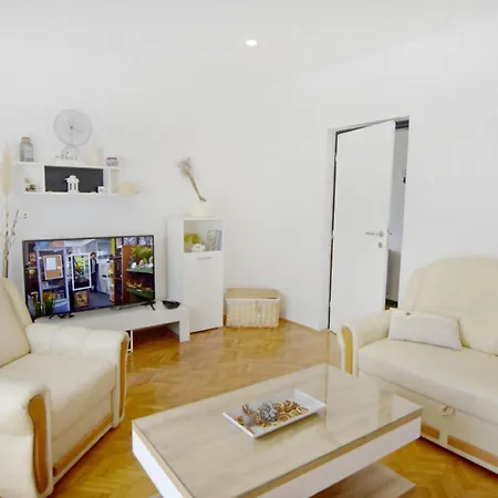 Apartment Spacious In With Garden Umag