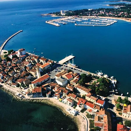 Spacious In With Garden 乌马格