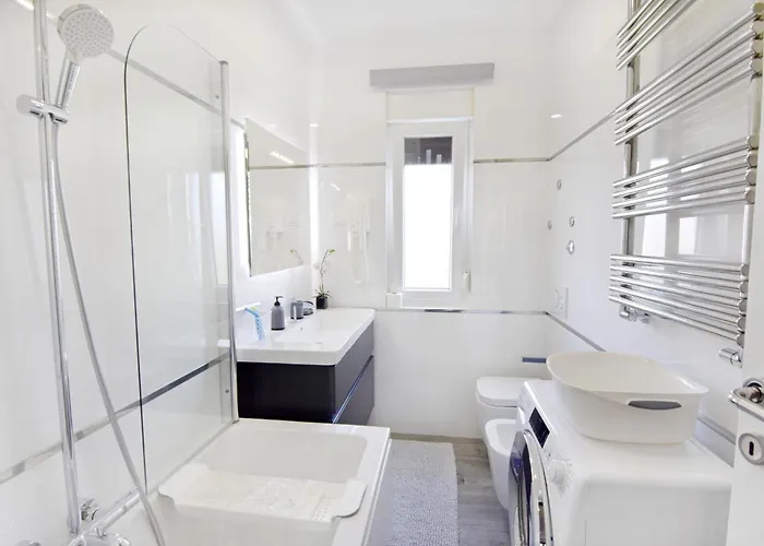 Spacious In With Garden *