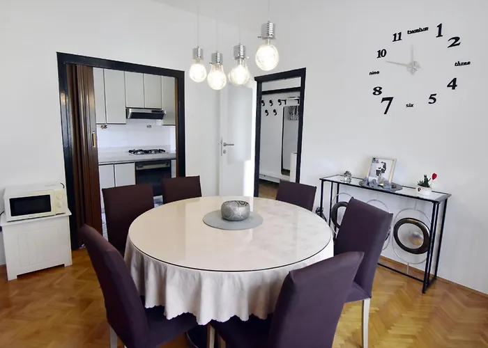 Spacious In With Garden *