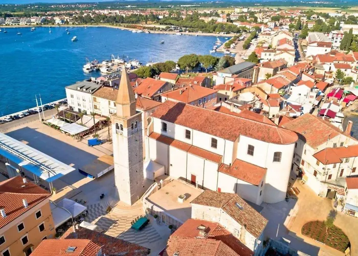 Spacious In With Garden 아파트 우마그