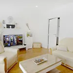 アパート Spacious In With Garden ウマグ