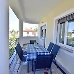Spacious In With Garden