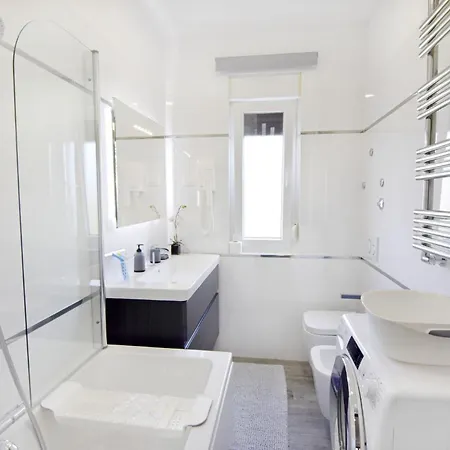 Spacious In With Garden *