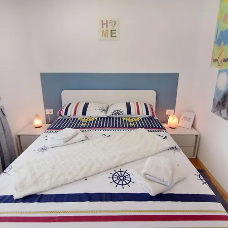 דירה Spacious In With Garden אומאג